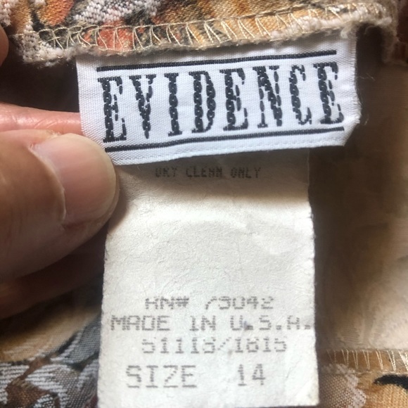 "EVIDENCE" PATTERN SKIRT - Picture 3 of 7